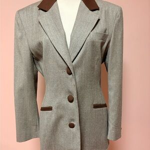 Chic Women's Blazer in Gray with Brown Accents